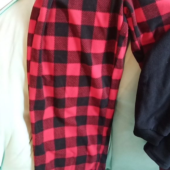 Fuzzy Checker Board Pajama Set - Picture 3 of 3